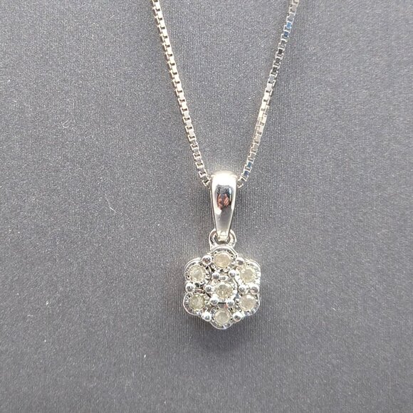 Effy Sterling Silver Diamond Clover Pendant Necklace 18" Box Chain .10 ctw - Picture 1 of 8